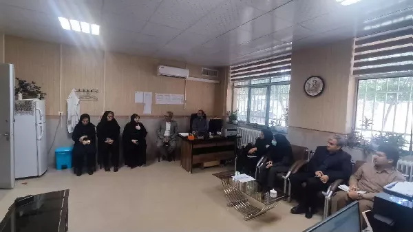 بازدید رئیس و معاونین دانشکده از گروه علوم آزمایشگاهی