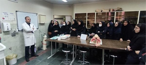 بازدید دانش آموزان از گروه فوریت های پزشکی