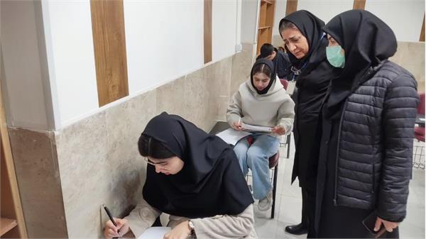 بازدید مسئولان دانشکده پیراپزشکی از روند برگزاری امتحانات پایان ترم