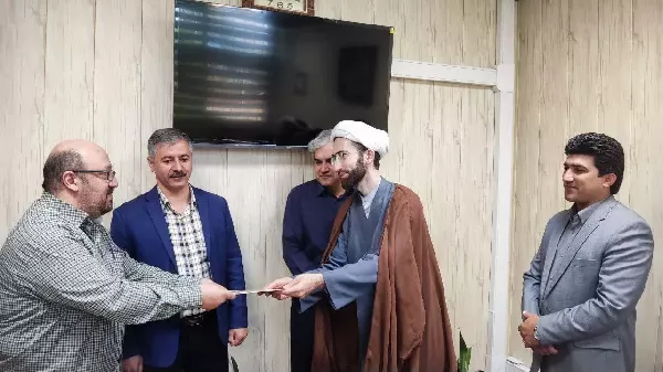 تقدیر از مسئول واحد فناوری اطلاعات دانشکده پیراپزشکی