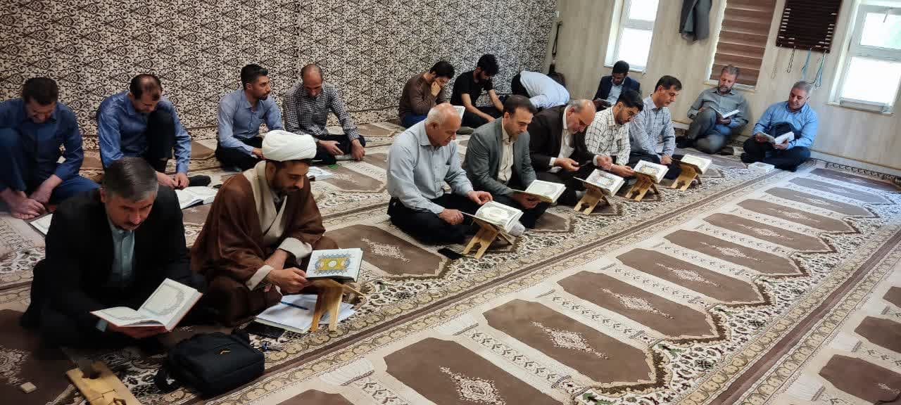 کلاس آموزشی قرآن کریم4