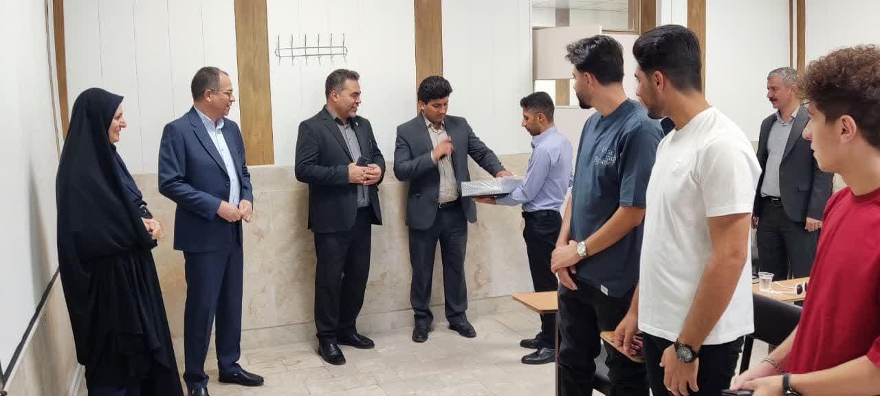 استقبال از دانشجویان11