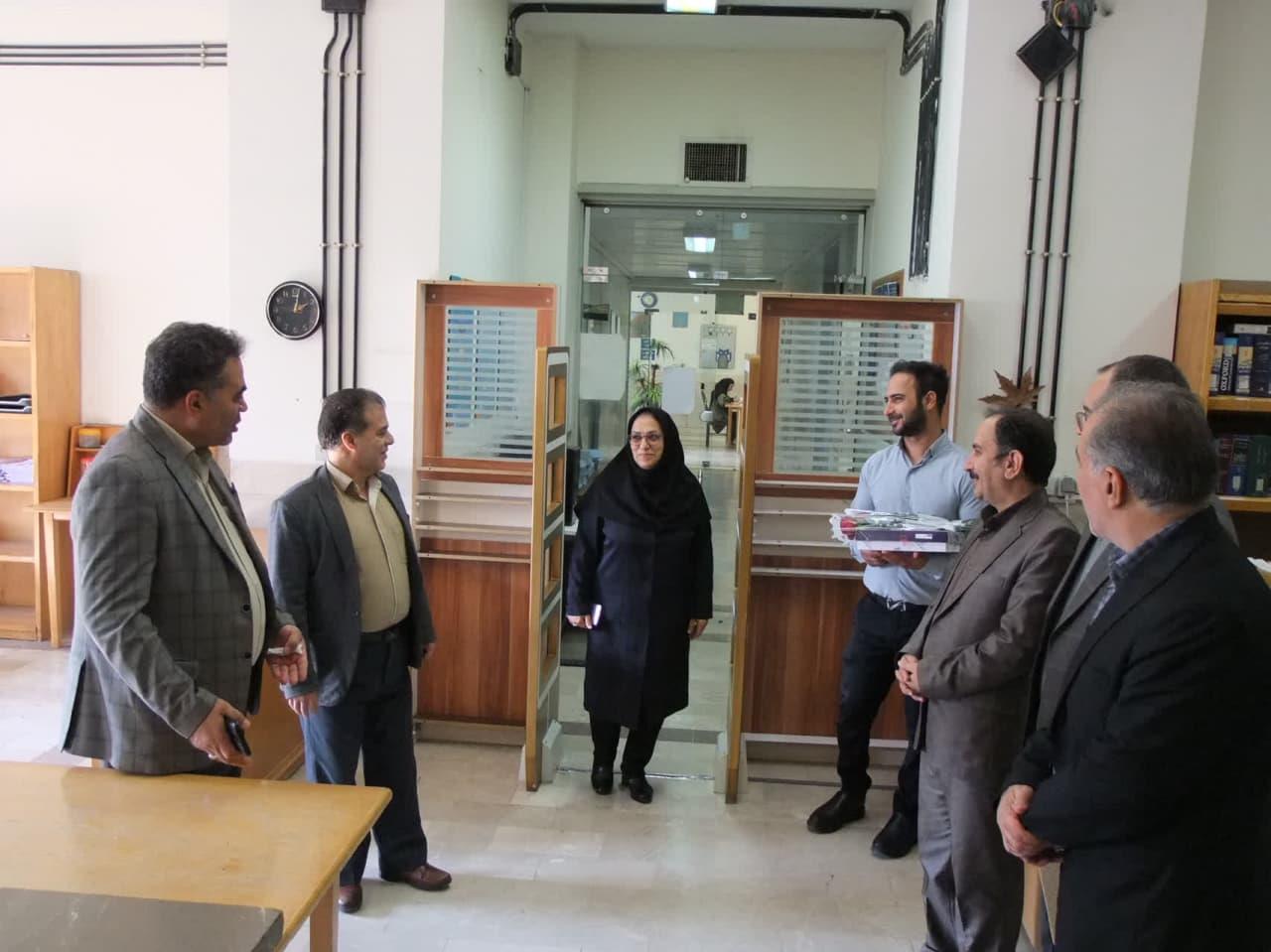 تقدیر از پرسنل کتابخانه دانشکده پیراپزشکی3