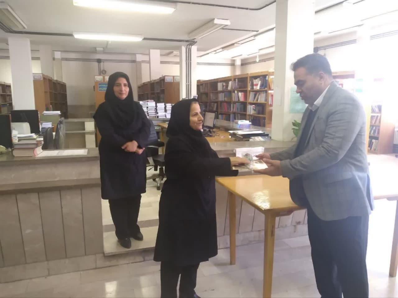 تقدیر از پرسنل کتابخانه دانشکده پیراپزشکی7