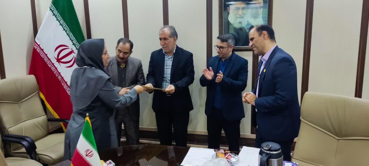 تقدیر از پرسنل اداره آموزش11