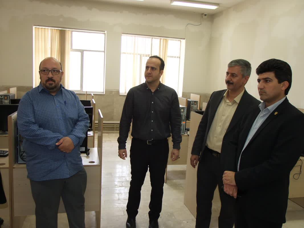 بازدید از اتاق سرور و کلاس‌های IT دانشکده پیراپزشکی3