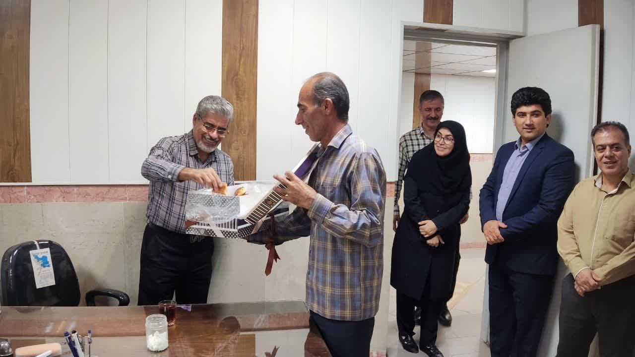 روز کارمند4