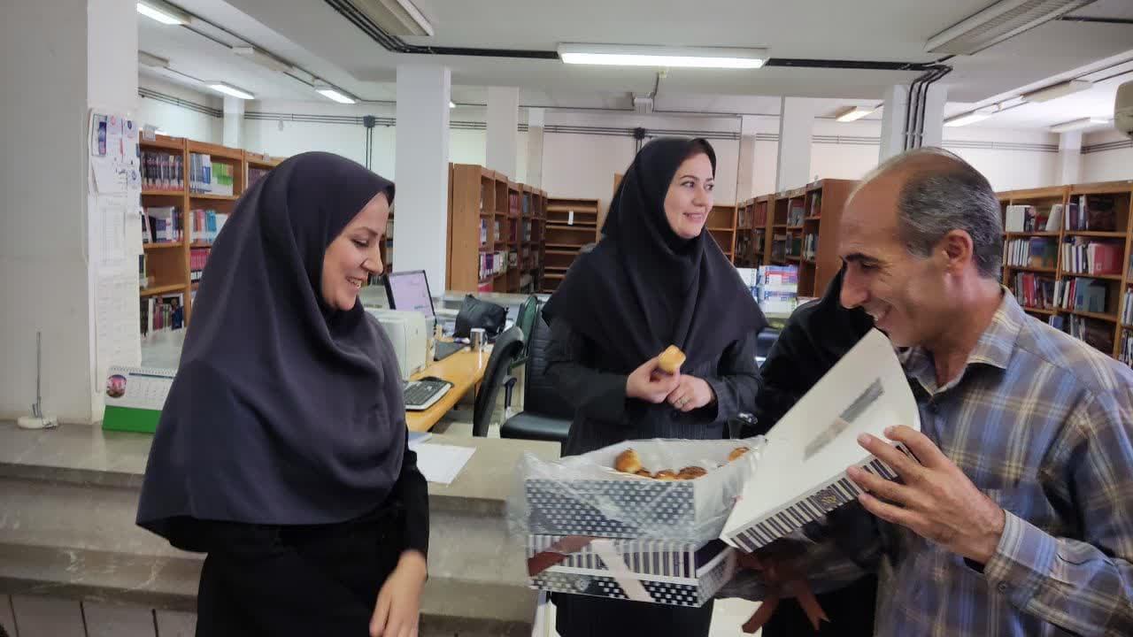 روز کارمند5