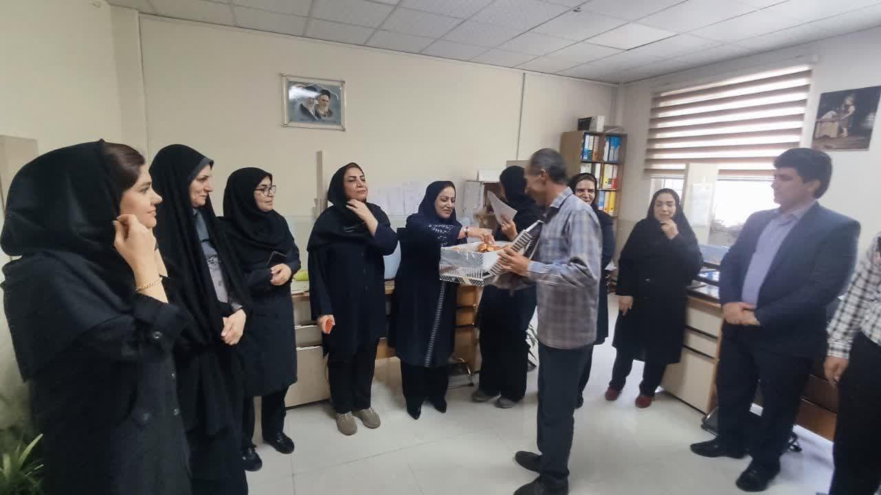 روز کارمند8