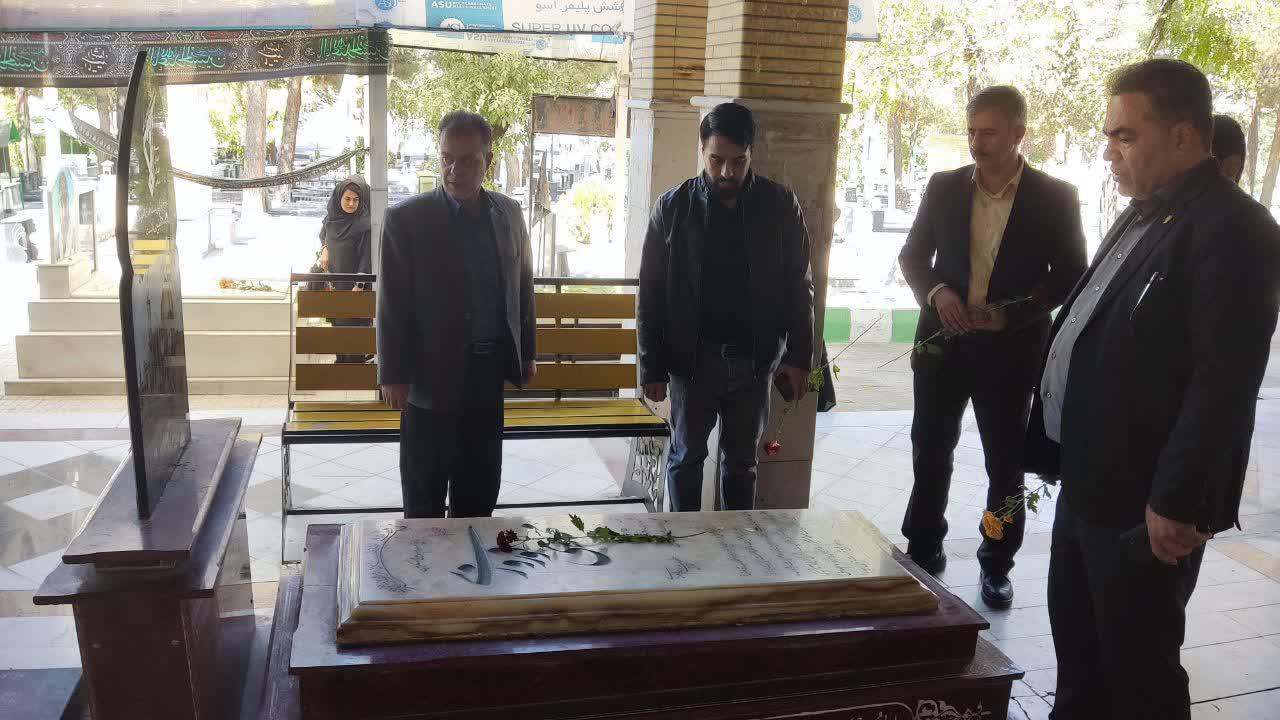 غبارروبی گلزار شهدا به مناسبت هفته دفاع مقدس2