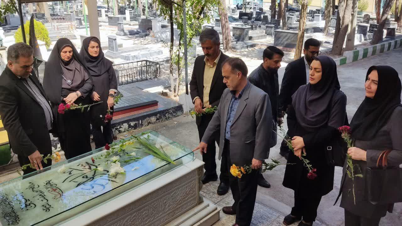 غبارروبی گلزار شهدا به مناسبت هفته دفاع مقدس3