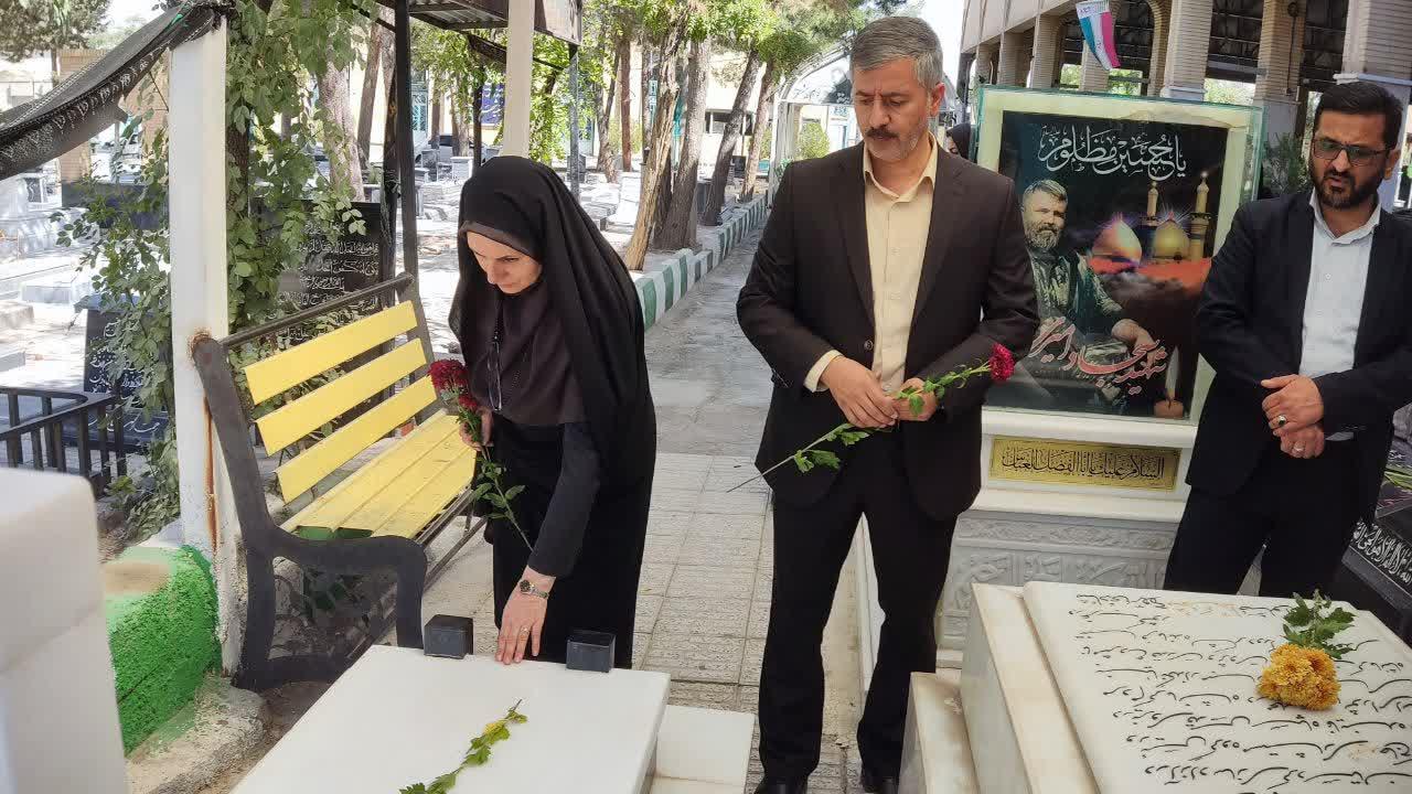 غبارروبی گلزار شهدا به مناسبت هفته دفاع مقدس4