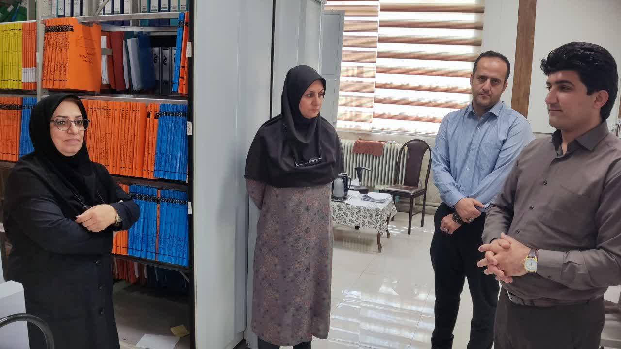 بازدید رئیس دانشکده از واحد بایگانی آموزش و اداری3