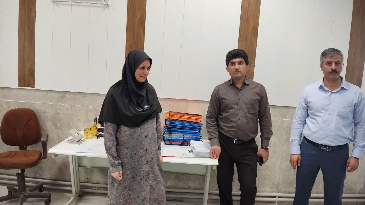 بازدید رئیس دانشکده از واحد بایگانی آموزش و اداری4