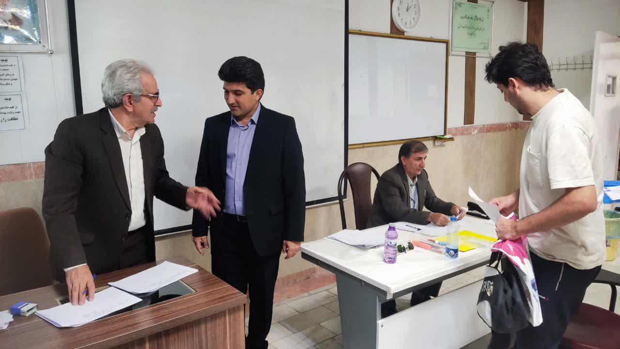 بازدید رئیس دانشکده پیراپزشکی از روند برگزاری آزمون علمی و عملی داوطلبان تکمیل ظرفیت رشته فوریت‌های پزشکی3