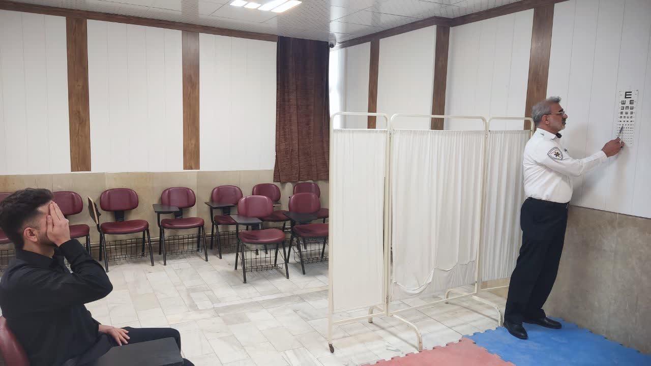 بازدید رئیس دانشکده پیراپزشکی از روند برگزاری آزمون علمی و عملی داوطلبان تکمیل ظرفیت رشته فوریت‌های پزشکی9