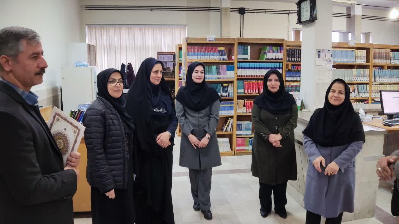 تقدیر از پرسنل کتابخانه به مناسبت روز کتاب، کتاب‌خوانی و کتابدار7