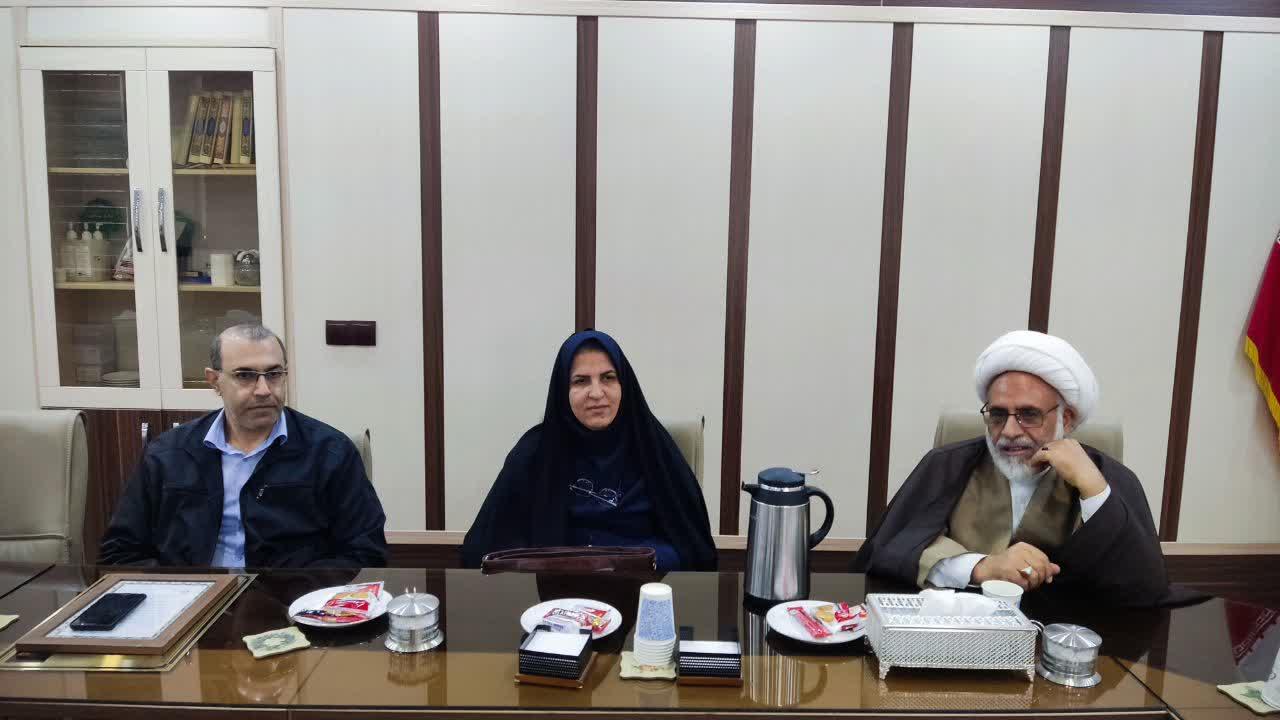 اهدای دستگاه الکتروکاردیوگرافی ۱۲ کاناله به دانشکده9