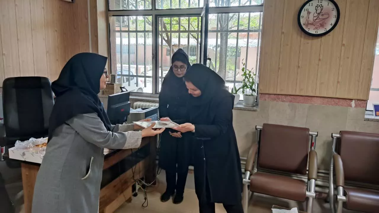 تقدیر از پرسنل گروه علوم آزمایشگاهی3