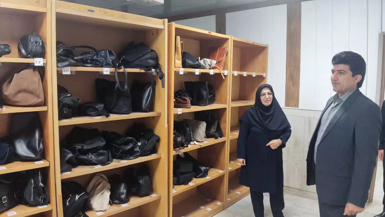 بازدید رئیس دانشکده پیراپزشکی از روند برگزاری امتحانات2