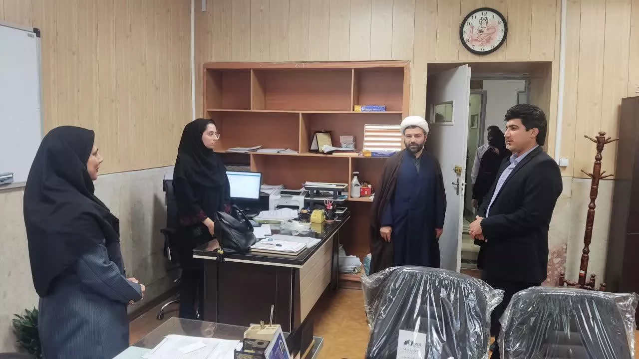 بازدید مسئول نهاد نمایندگی ولی فقیه در دانشگاه از دانشکده پیراپزشکی5