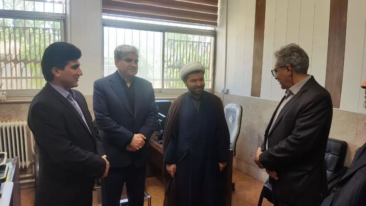 بازدید مسئول نهاد نمایندگی ولی فقیه در دانشگاه از دانشکده پیراپزشکی6