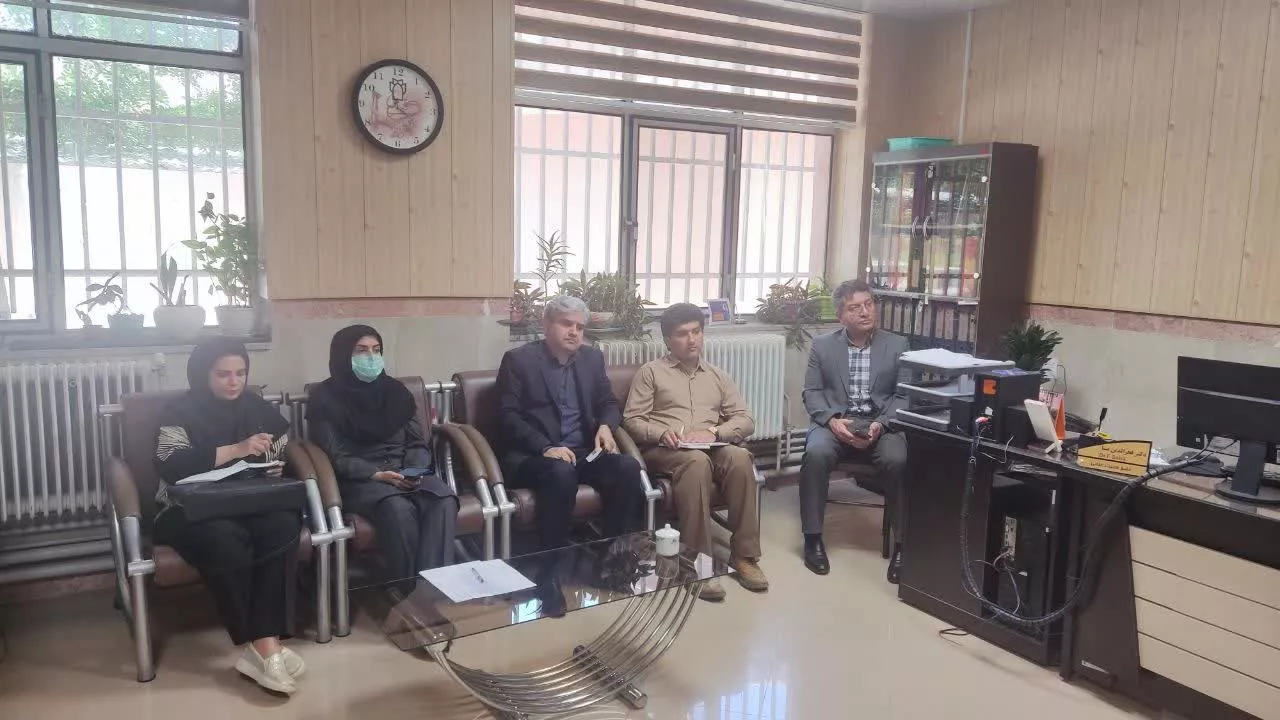 بازدید رئیس و معاونین دانشکده از گروه علوم آزمایشگاهی2