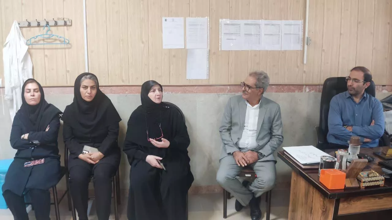 بازدید رئیس و معاونین دانشکده از گروه علوم آزمایشگاهی3