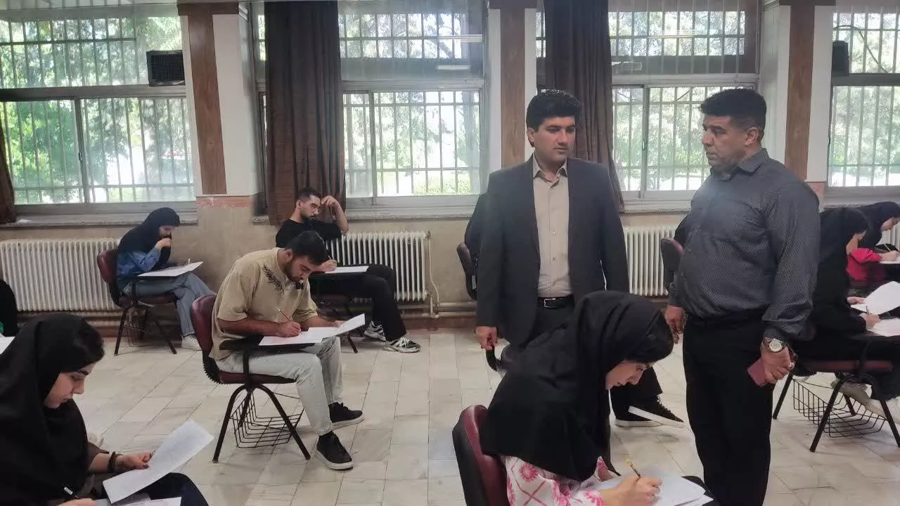 بازدید مسئول برگزاری آزمون‌های معاونت آموزشی دانشگاه از فرآیندهای امتحانی3