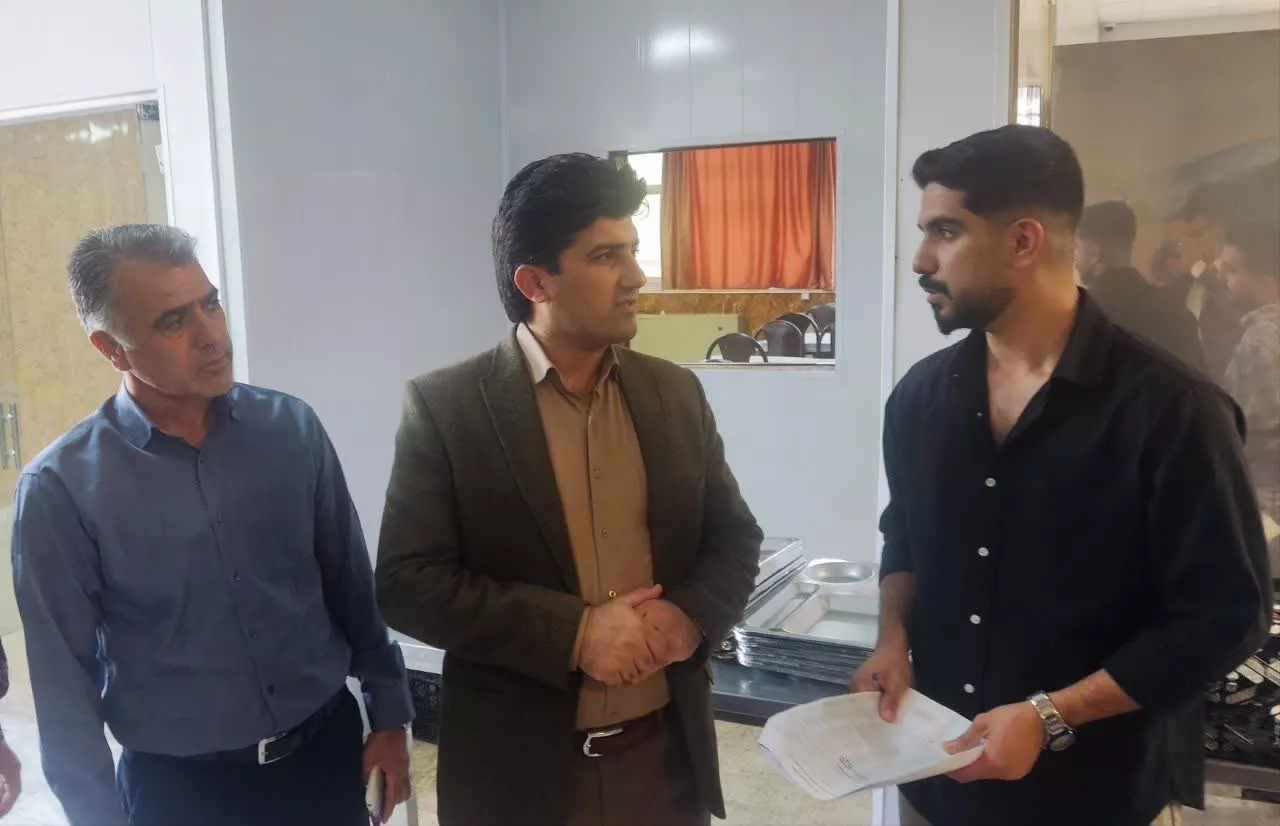 بازدید رئیس دانشکده پیراپزشکی از واحد سلف‌سرویس دانشکده4